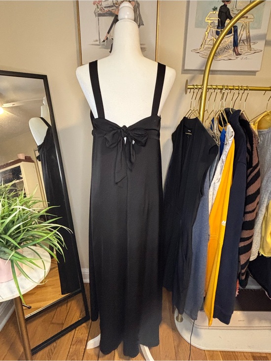 Banana Republic Dresses & Skirts - Banana Republic Black Midi Dress Bow in Back Small